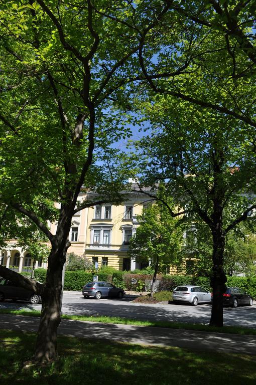 Ferienwohnung Im Univiertel Mit Garten غراتس المظهر الخارجي الصورة